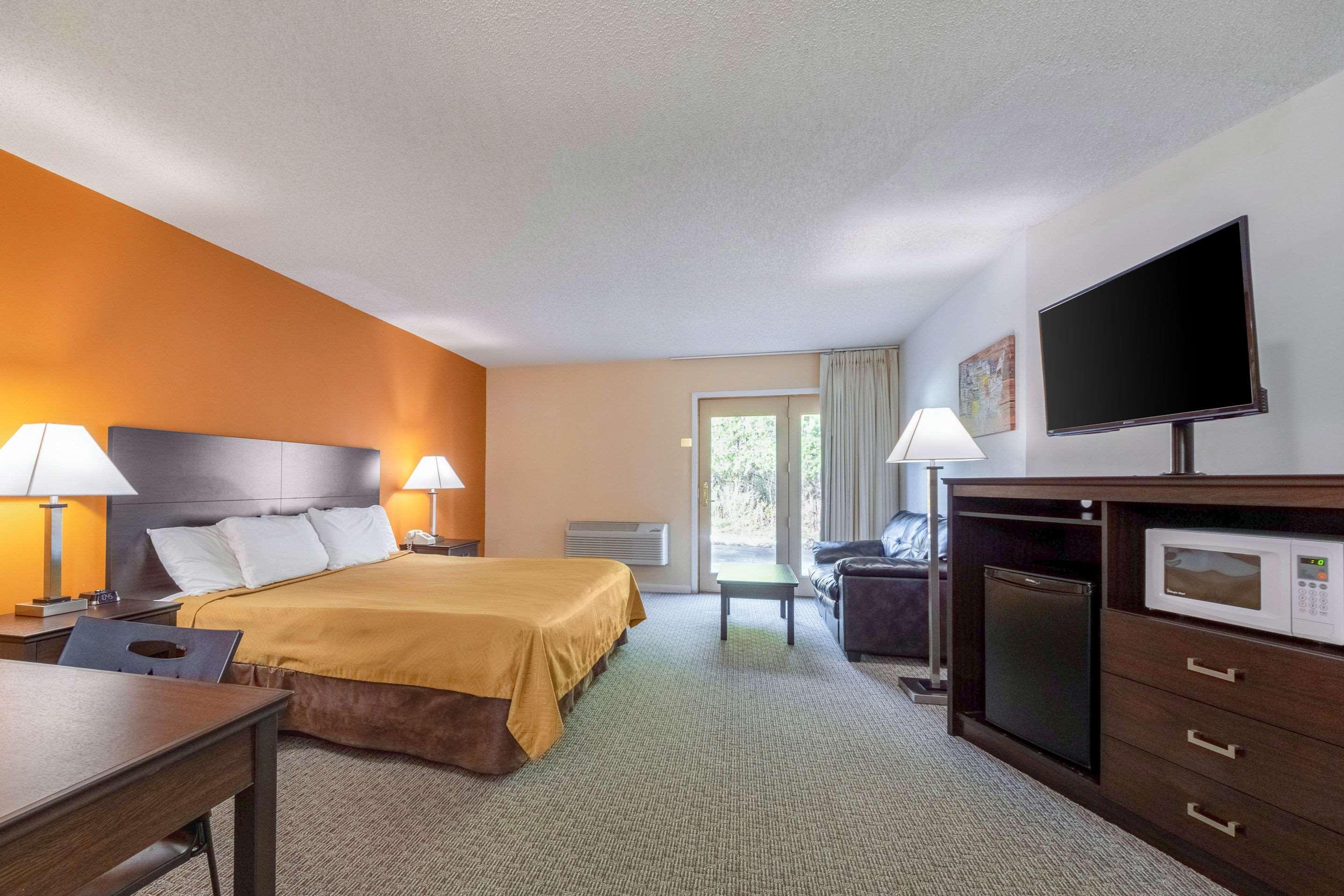 Econo Lodge Lakeshore Manistique Eksteriør bilde