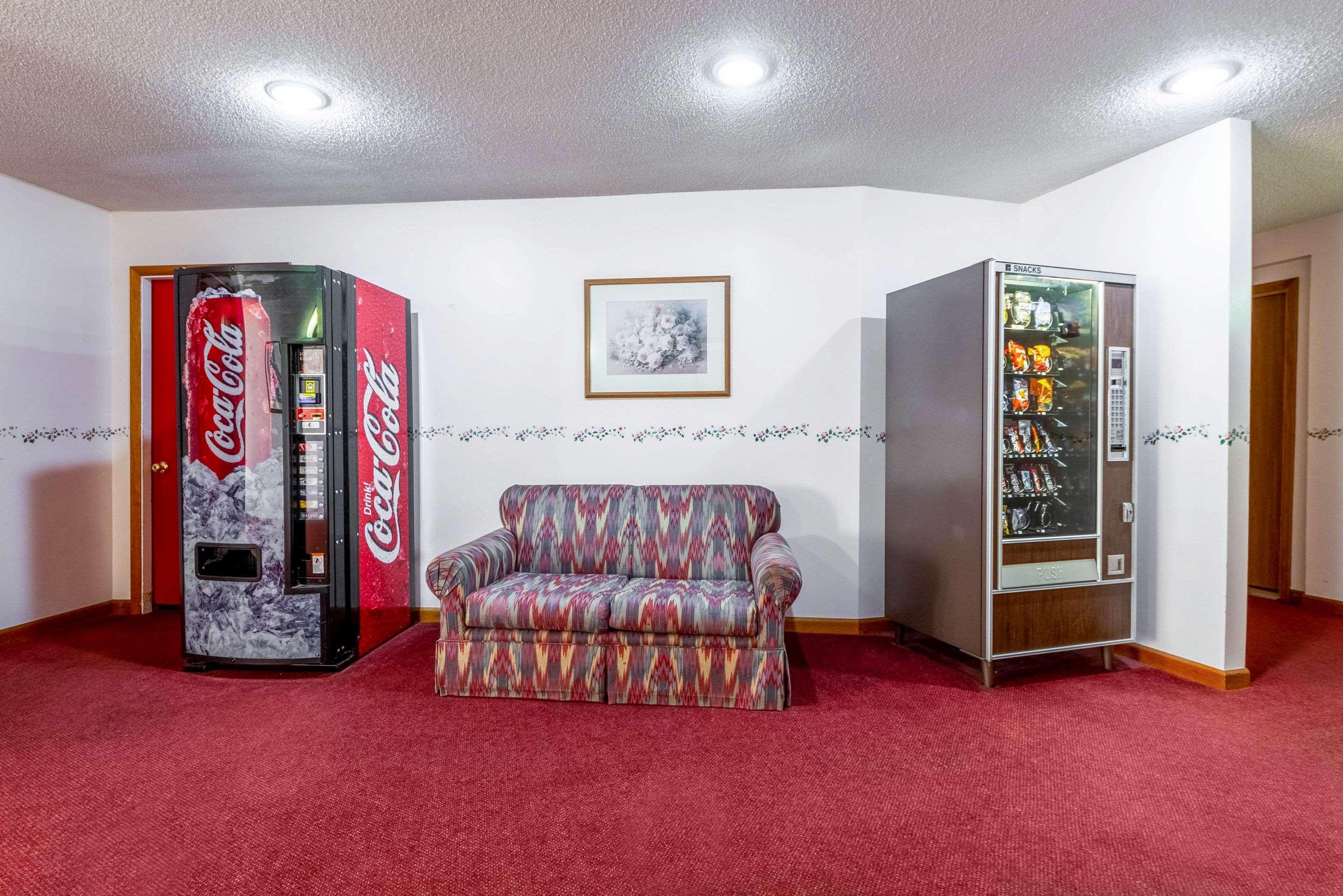 Econo Lodge Lakeshore Manistique Eksteriør bilde