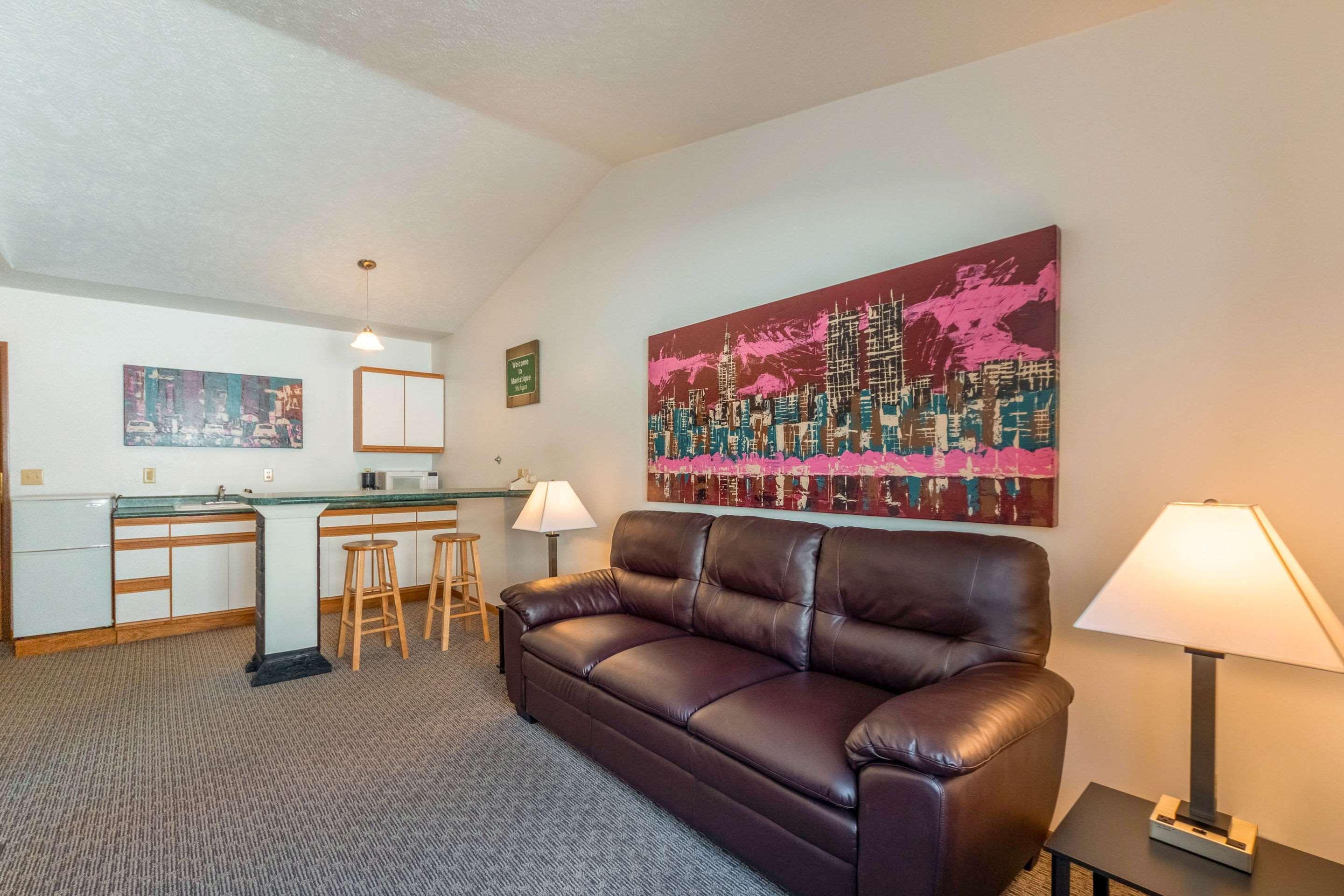Econo Lodge Lakeshore Manistique Eksteriør bilde