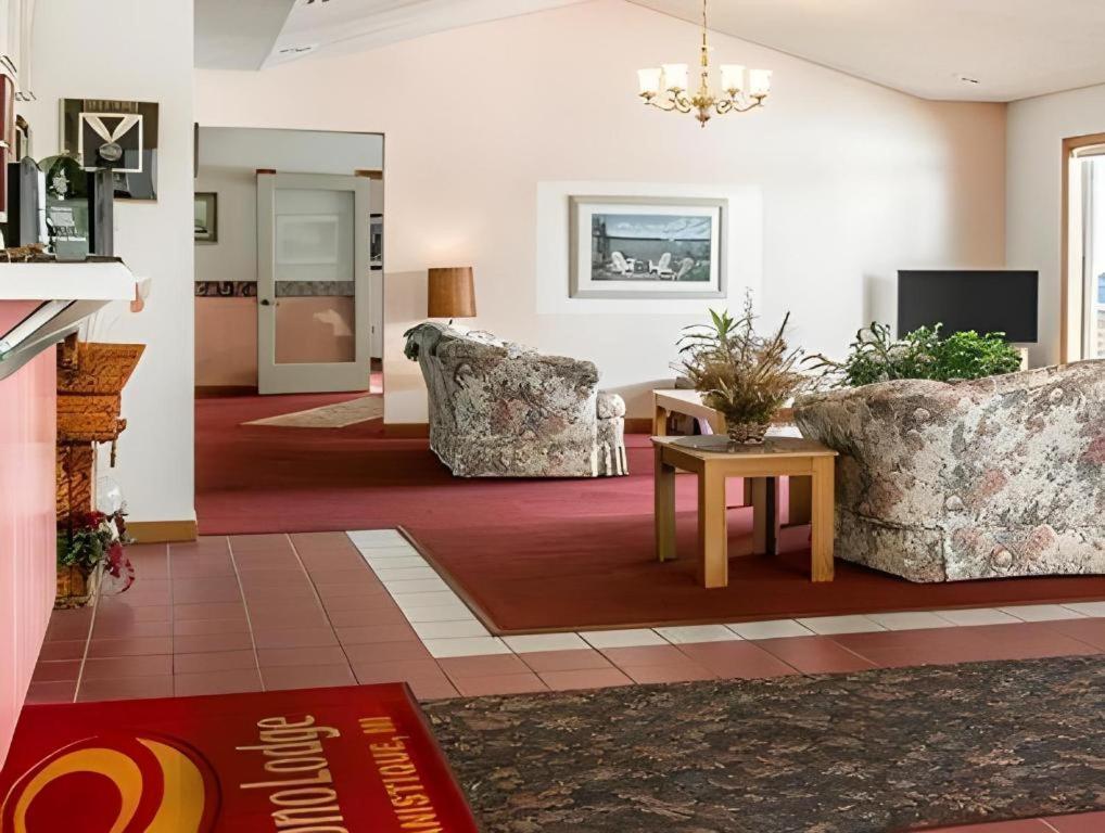 Econo Lodge Lakeshore Manistique Eksteriør bilde