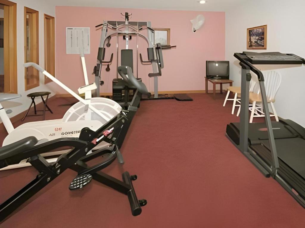 Econo Lodge Lakeshore Manistique Eksteriør bilde